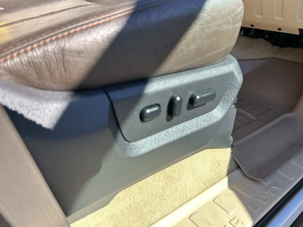 Used 2016 White Ford King Ranch image 29
