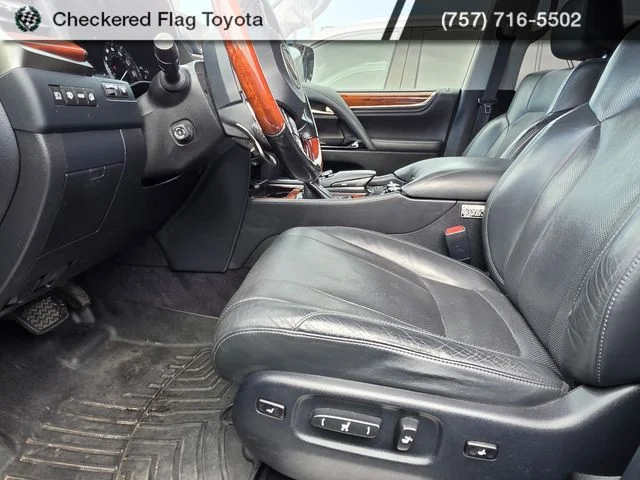 Used 2018 Nebula Gray Pearl Lexus 570 image 18