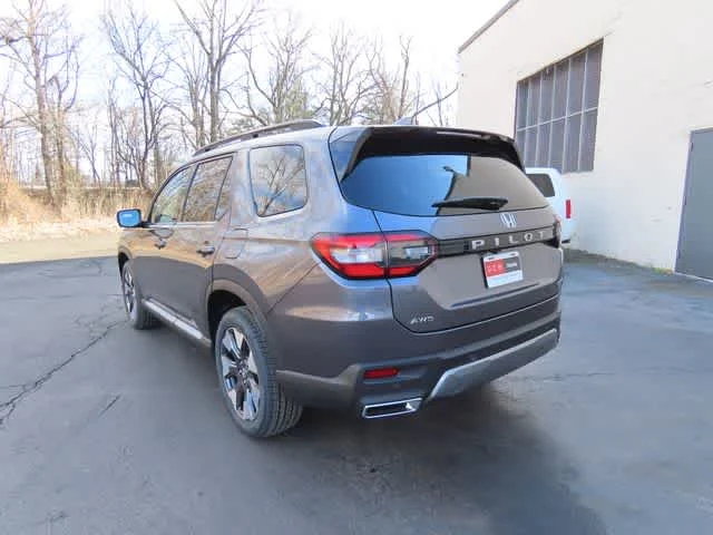 New 2026 Modern Steel Metallic Honda Touring image 4