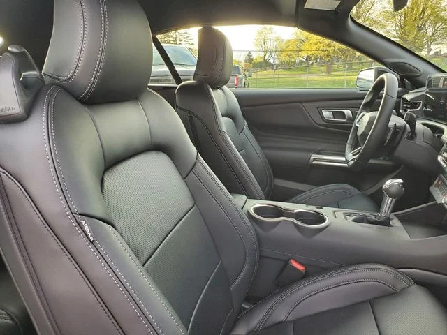 2025 Ford Mustang GT Premium Convertible - Photo 18