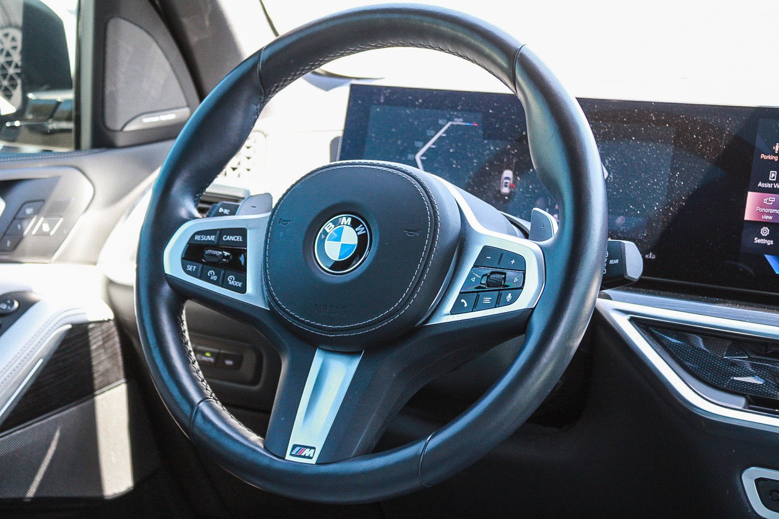 Used 2024 Mineral White Metallic BMW xDrive40i image 14