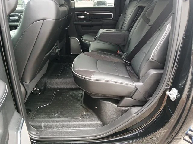 New 2026 Diamond Black Crystal Pearl-Coat Exterior Paint RAM Laramie image 15