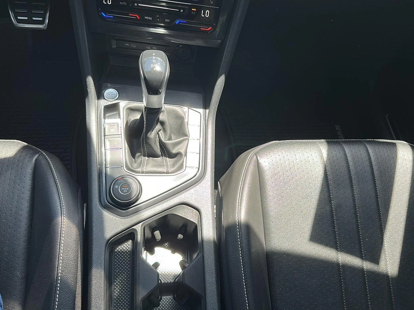 Used 2022 Pure White Volkswagen SE R-Line Black image 27