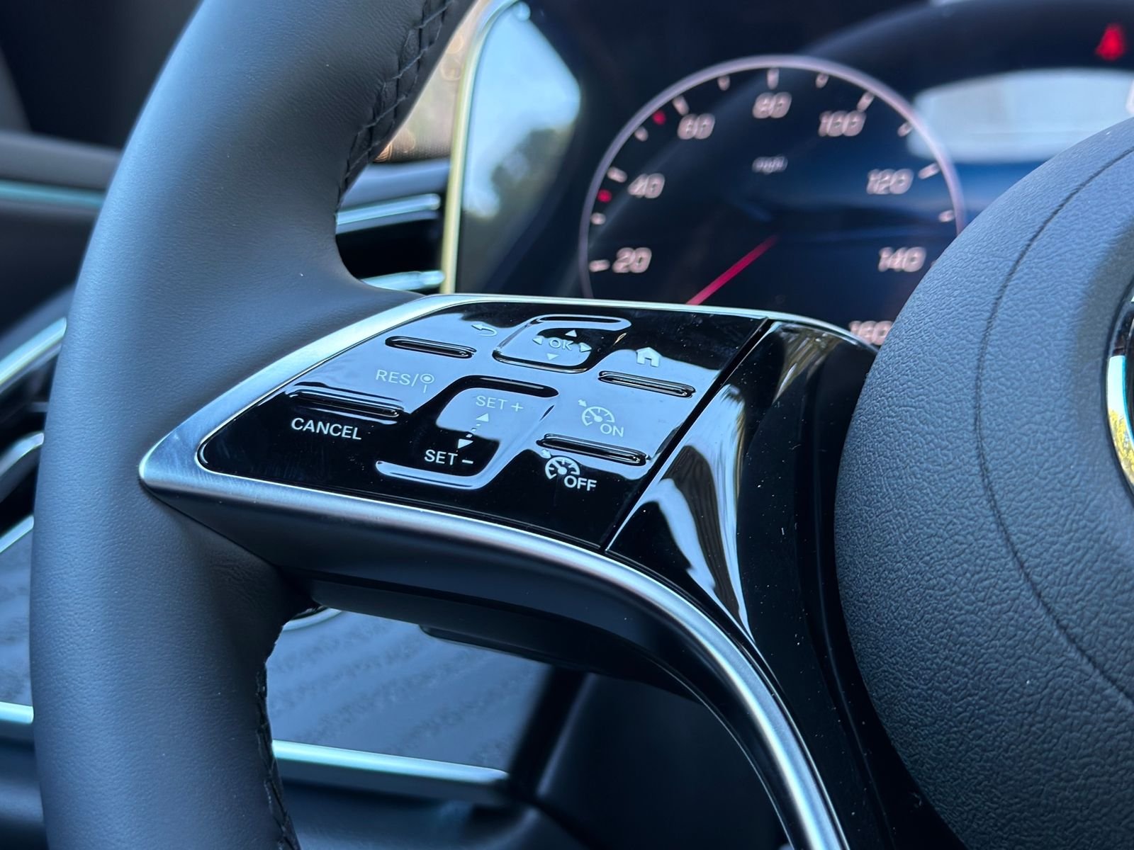 New 2026 Moonlight White Metallic Mercedes-Benz E 350 image 23