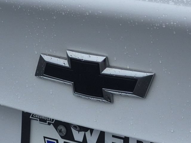 Used 2023 SUMMIT WHITE Chevrolet LT image 29