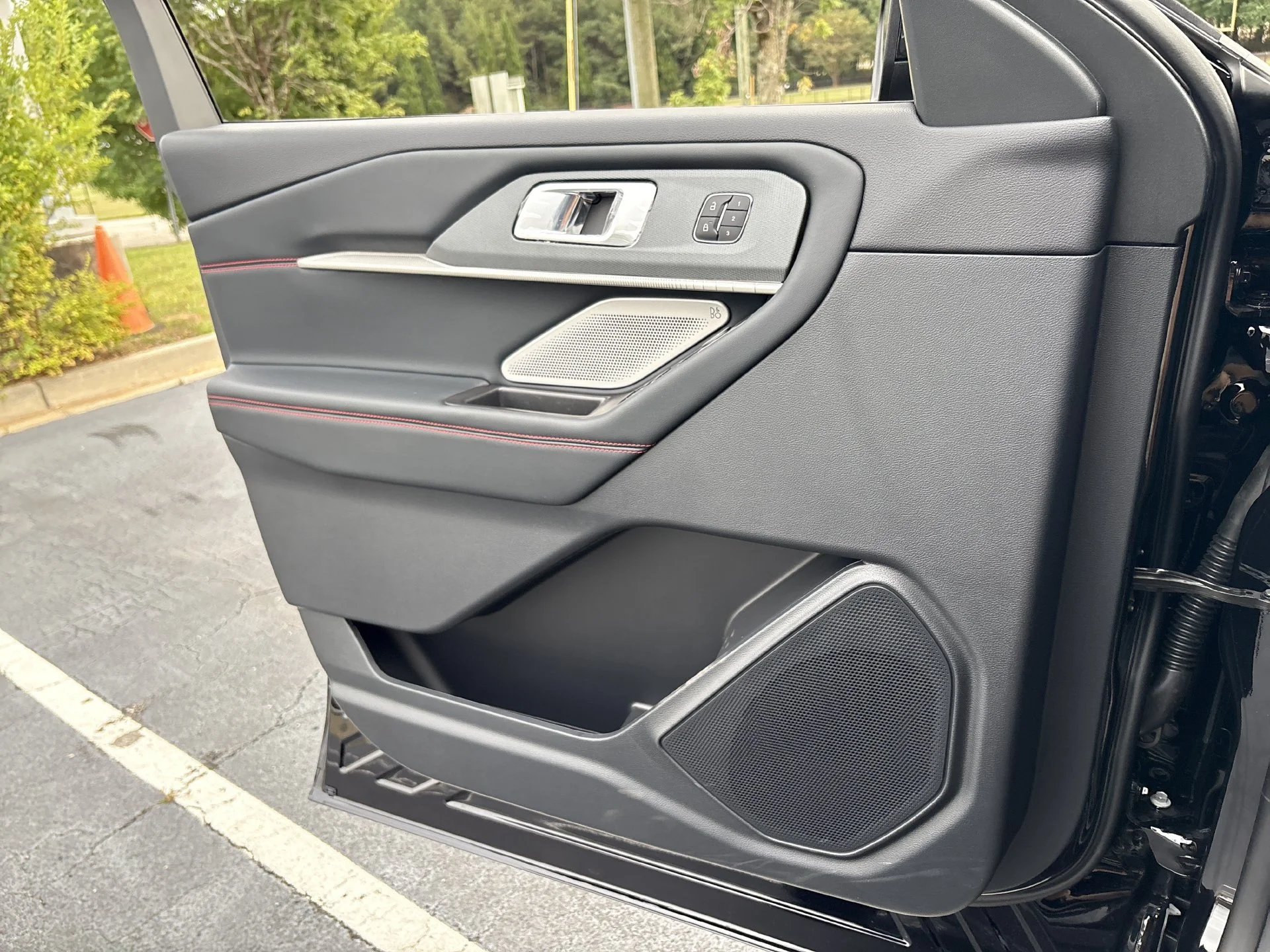 New 2027 Agate Black Metallic Ford ST image 15