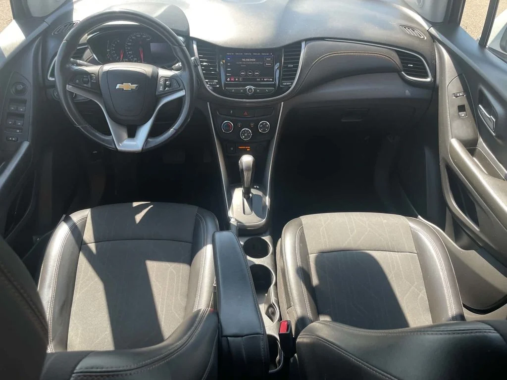 Used 2021 Silver Ice Metallic Chevrolet LT image 17