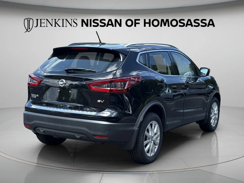 Used 2022 Black Nissan SV image 7