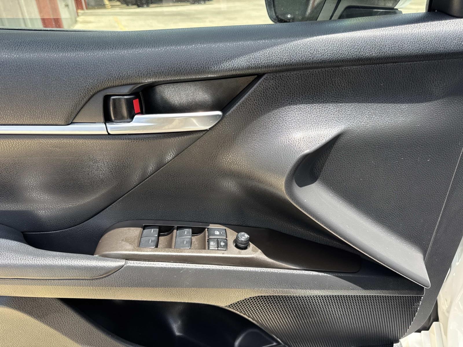 Used 2023 Ice Cap Toyota SE Nightshade image 19