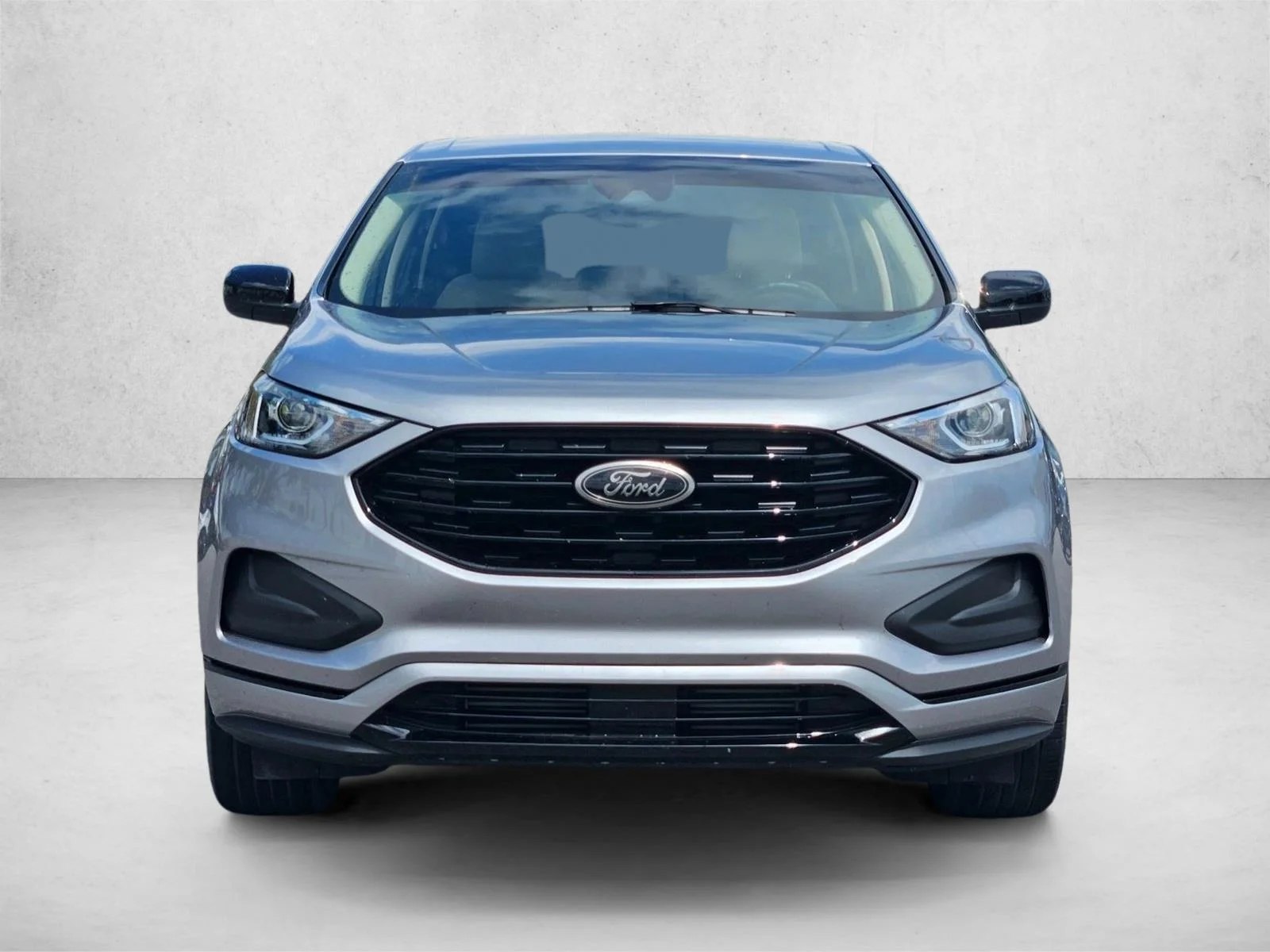 Used 2024 Iconic Silver Metallic Ford SE image 2