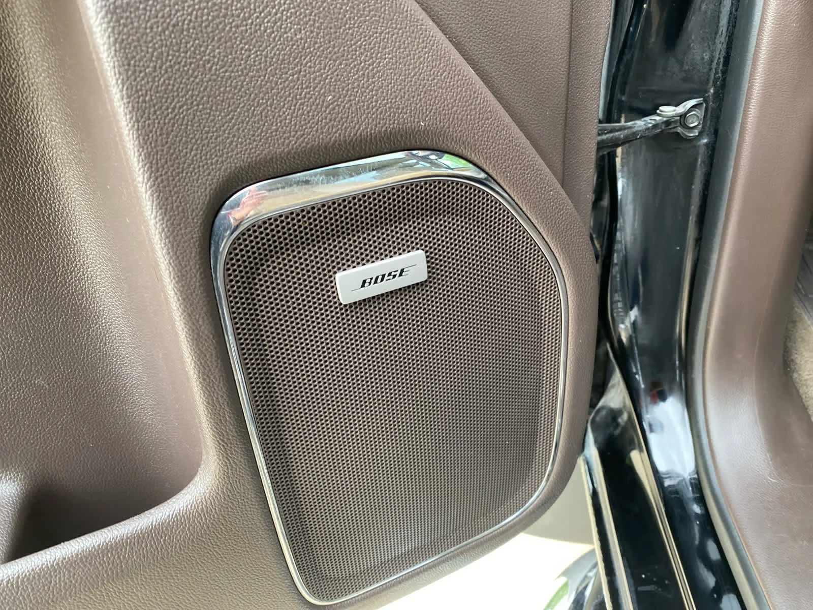 Used 2018 ONYX BLACK GMC Denali image 9