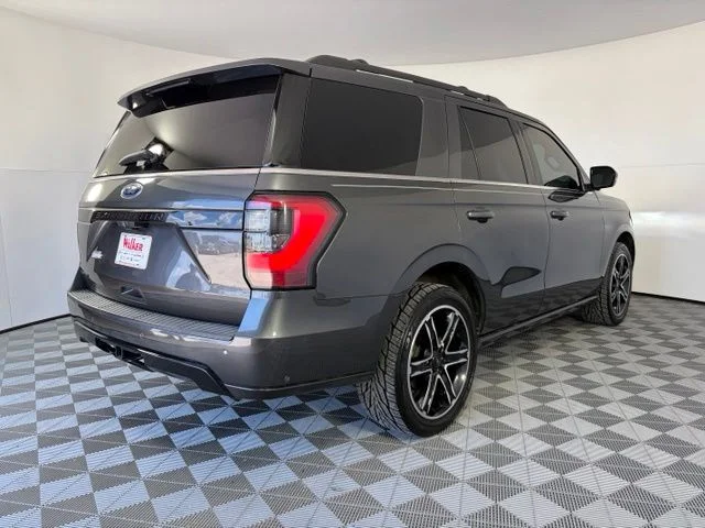 Used 2019 Gray Ford Limited image 7