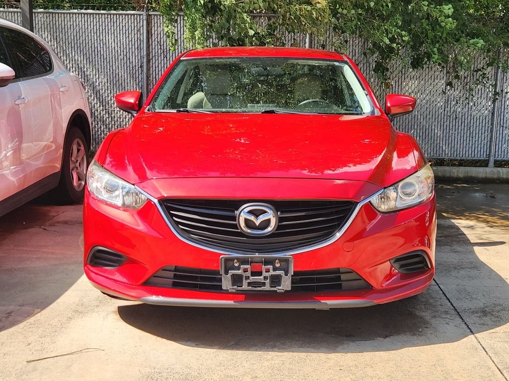 Used 2016  Mazda i Touring image 2