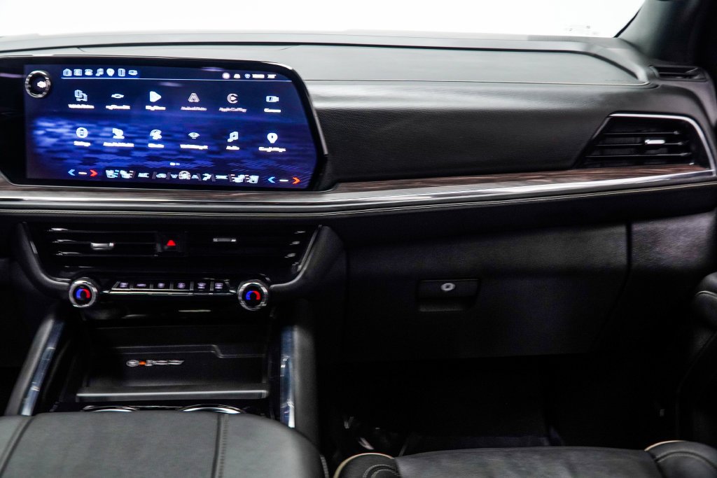Used 2025 Black Chevrolet Premier image 23