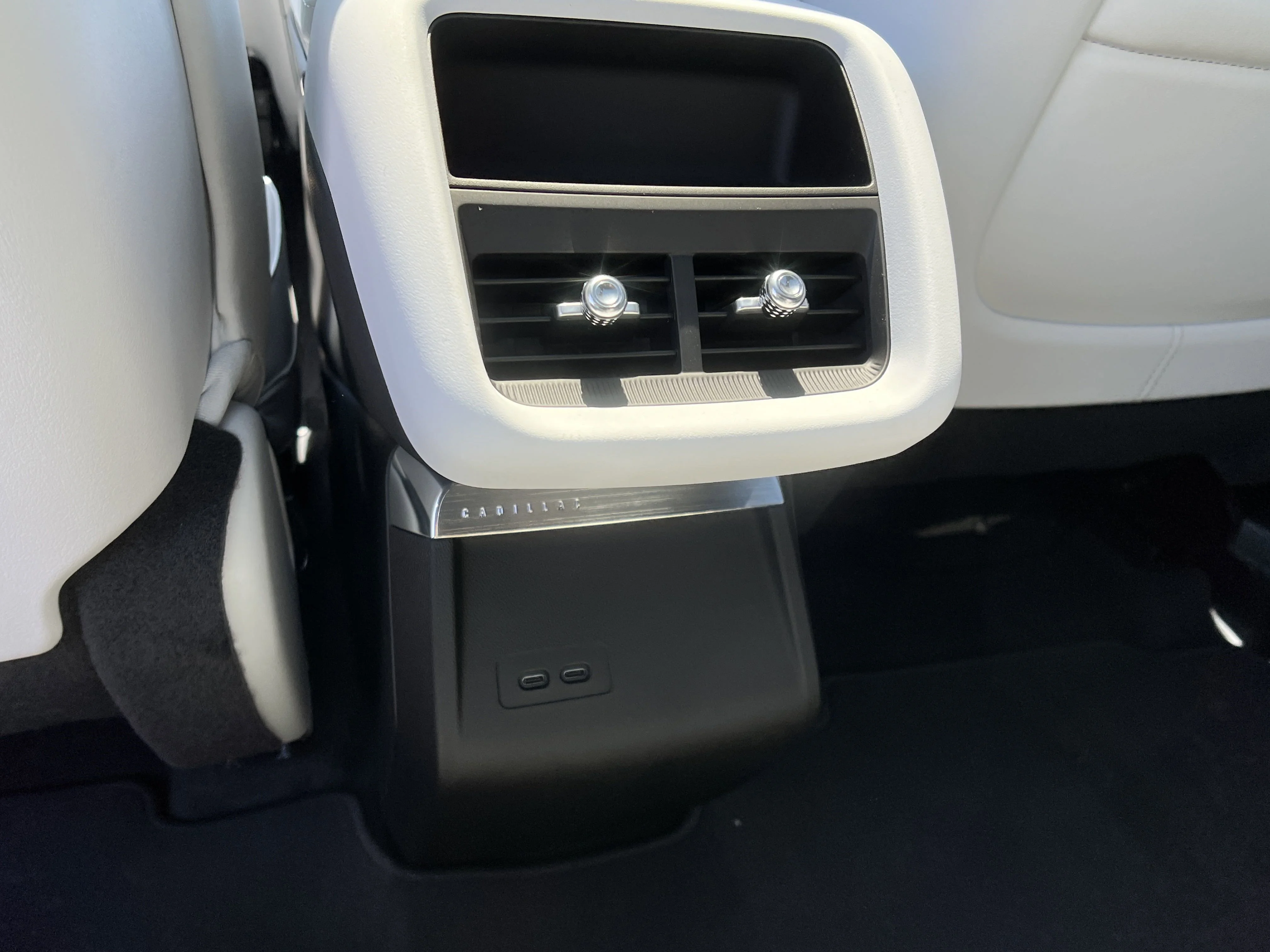 2025 Cadillac LYRIQ Luxury 1 - Photo 24