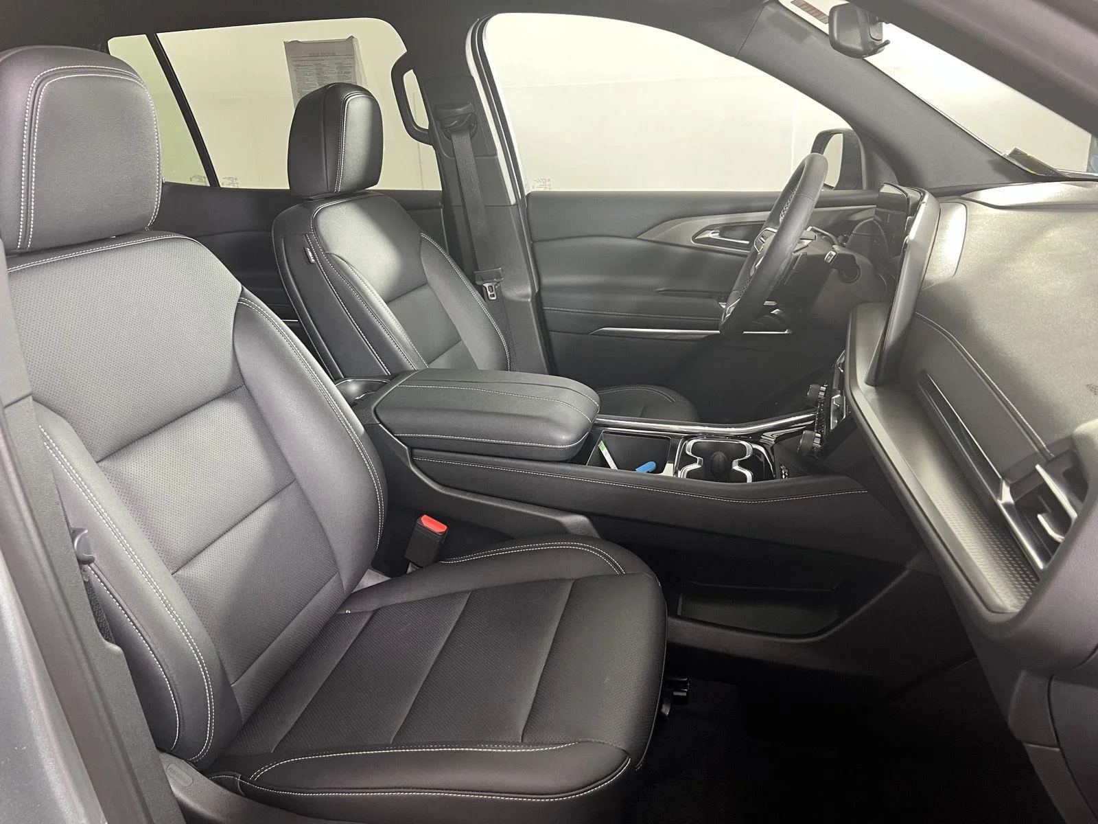 Used 2025 Sterling Gray Metallic Chevrolet AWD LT image 25