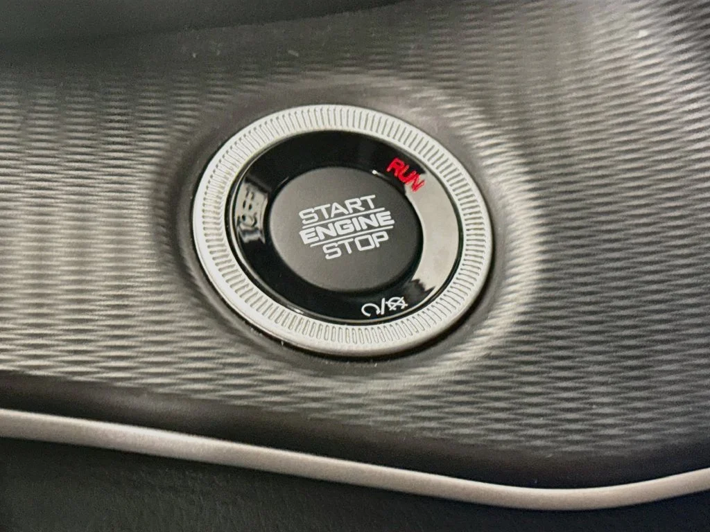 Used 2023 Red Jeep Altitude image 19