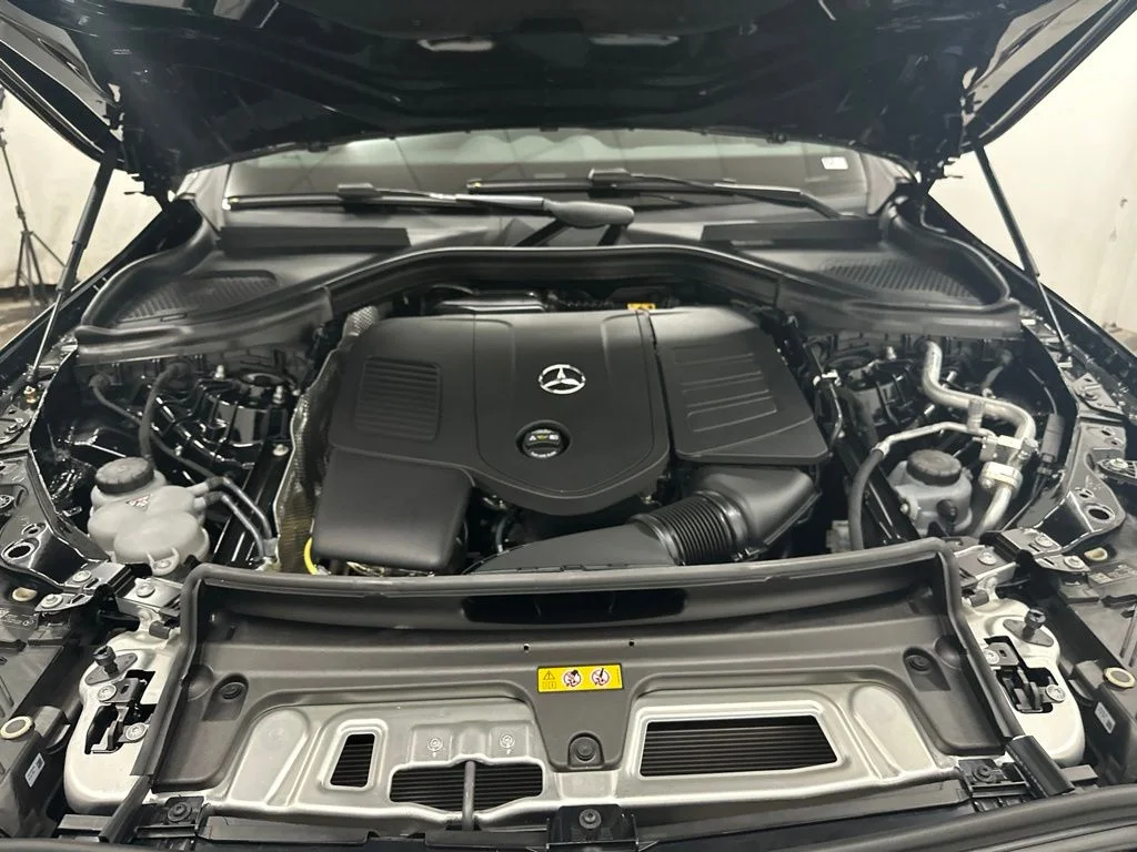 New 2026 Black Mercedes-Benz GLC 300 image 12
