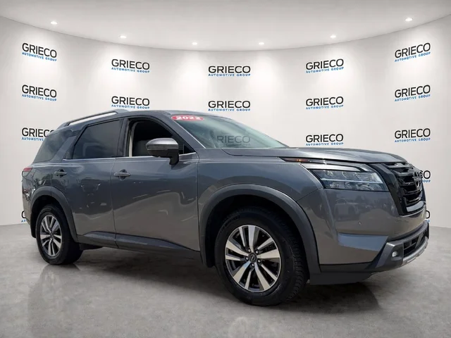 2022 Nissan Pathfinder SL