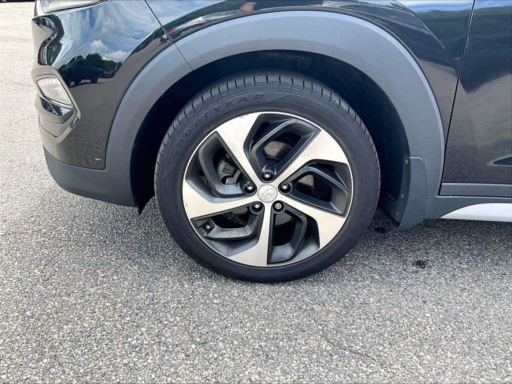 Used 2017 Black Hyundai Limited image 7