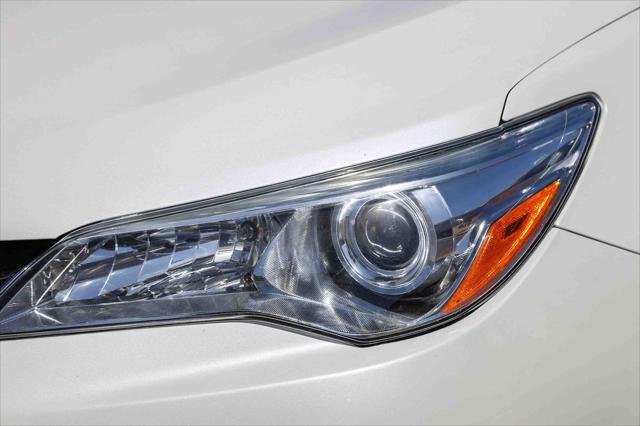 Certified Used 2017 BLIZZARD PEARL Toyota  image 11