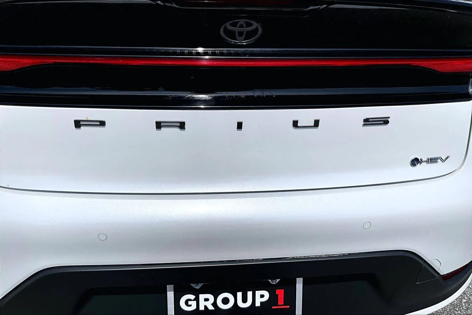 Used 2024 Wind Chill Pearl Toyota LE image 30