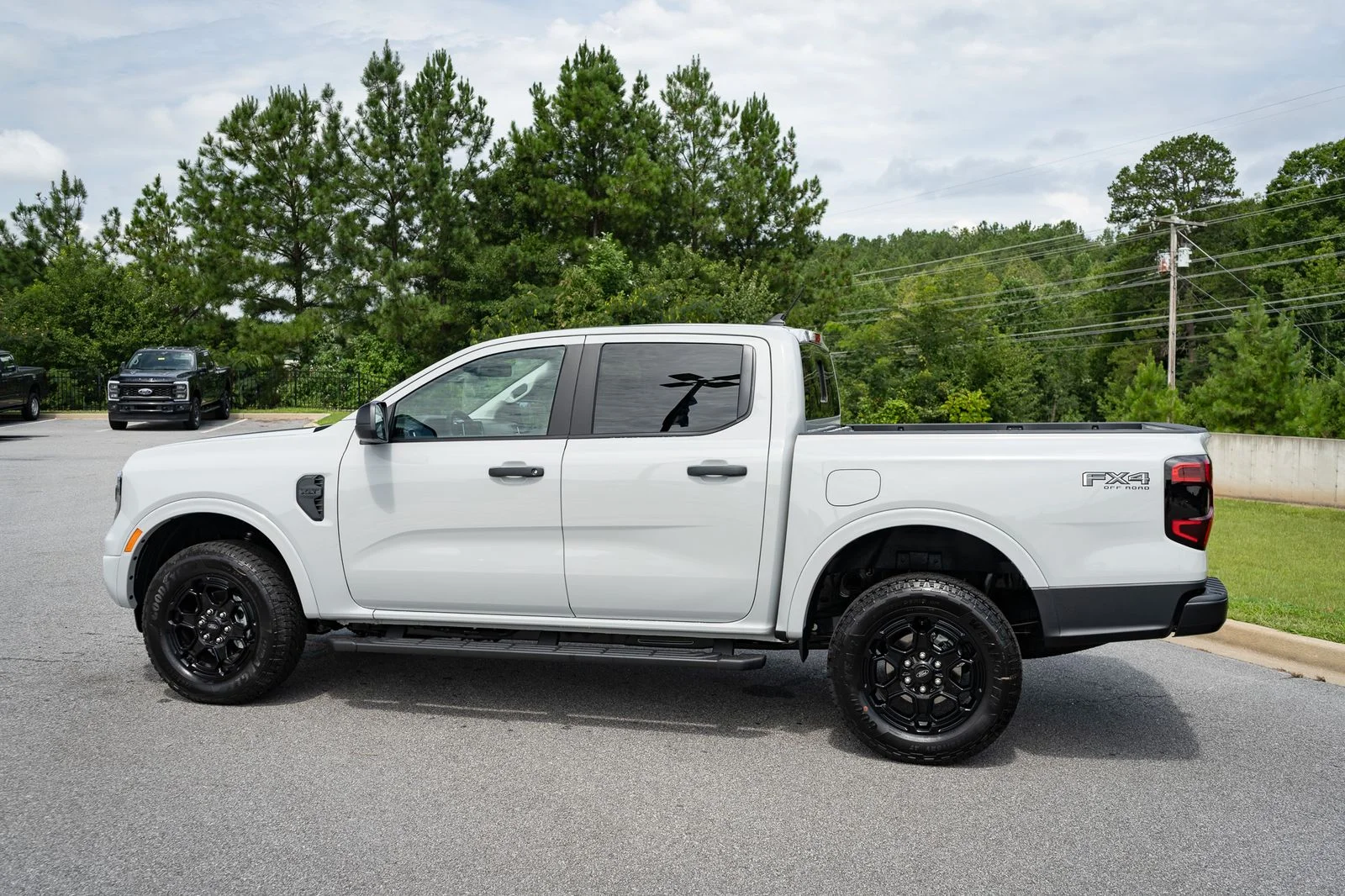 New 2026 Avalanche Ford XLT image 7