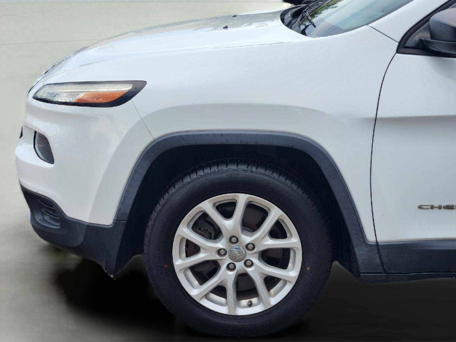 Used 2015 Bright White Clearcoat Jeep Sport image 8