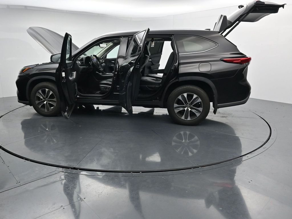 2021 Toyota Highlander XLE - Photo 28