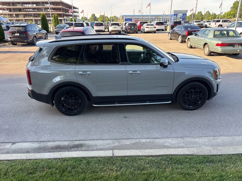 Used 2022 Gray Kia EX image 6
