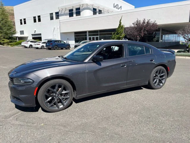 Used 2022 Granite Pearlcoat Dodge SXT image 2