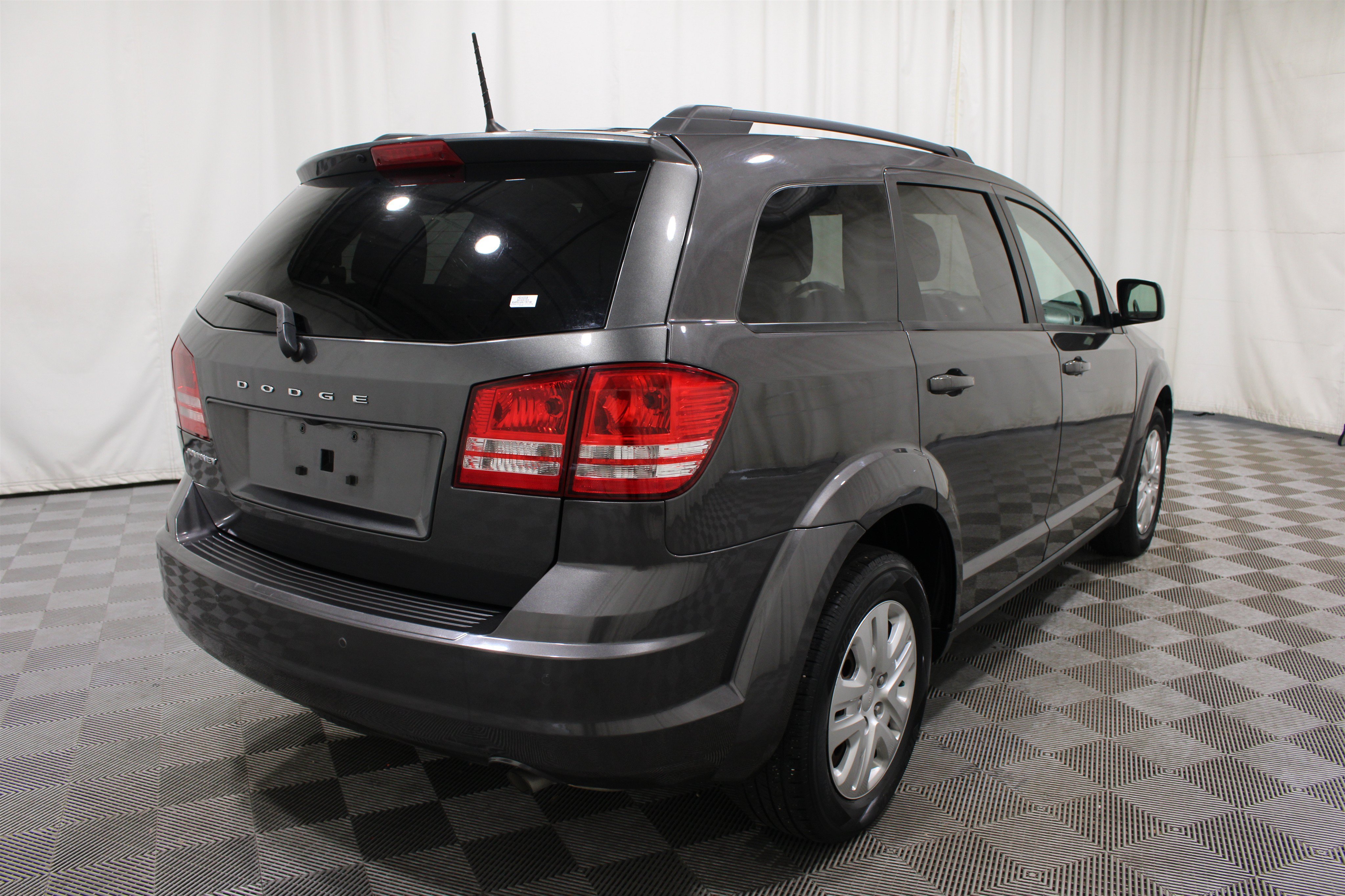 Used 2020 Granite Pearlcoat Dodge SE Value image 27