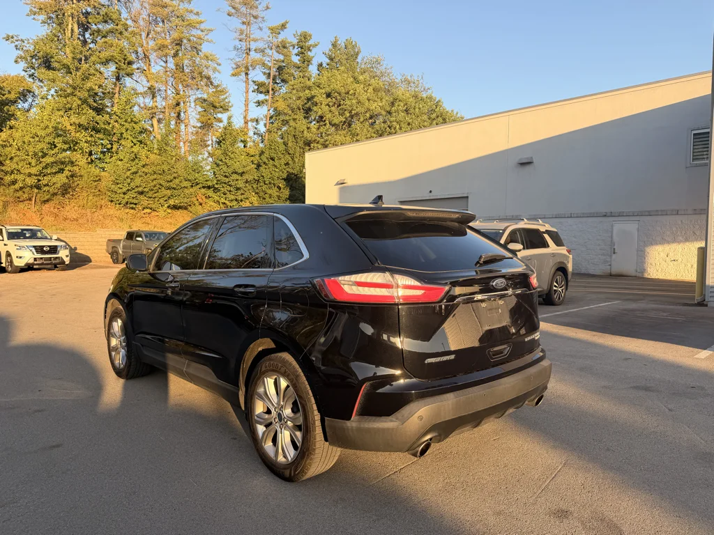 Used 2019 Agate Black Metallic Ford Titanium image 5
