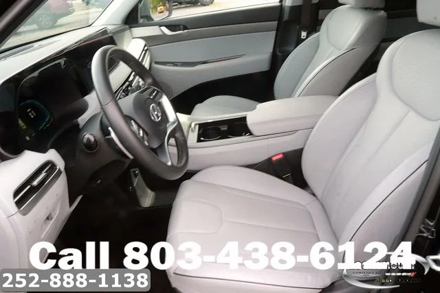 Used 2025 Black Hyundai SEL image 12