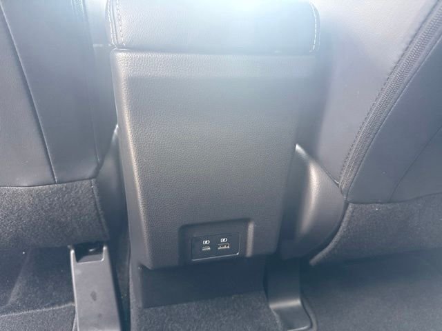 Used 2025  Mitsubishi SE image 29