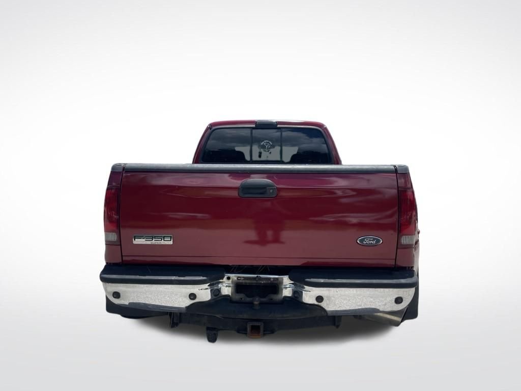 Used 2006 Red Ford  image 7
