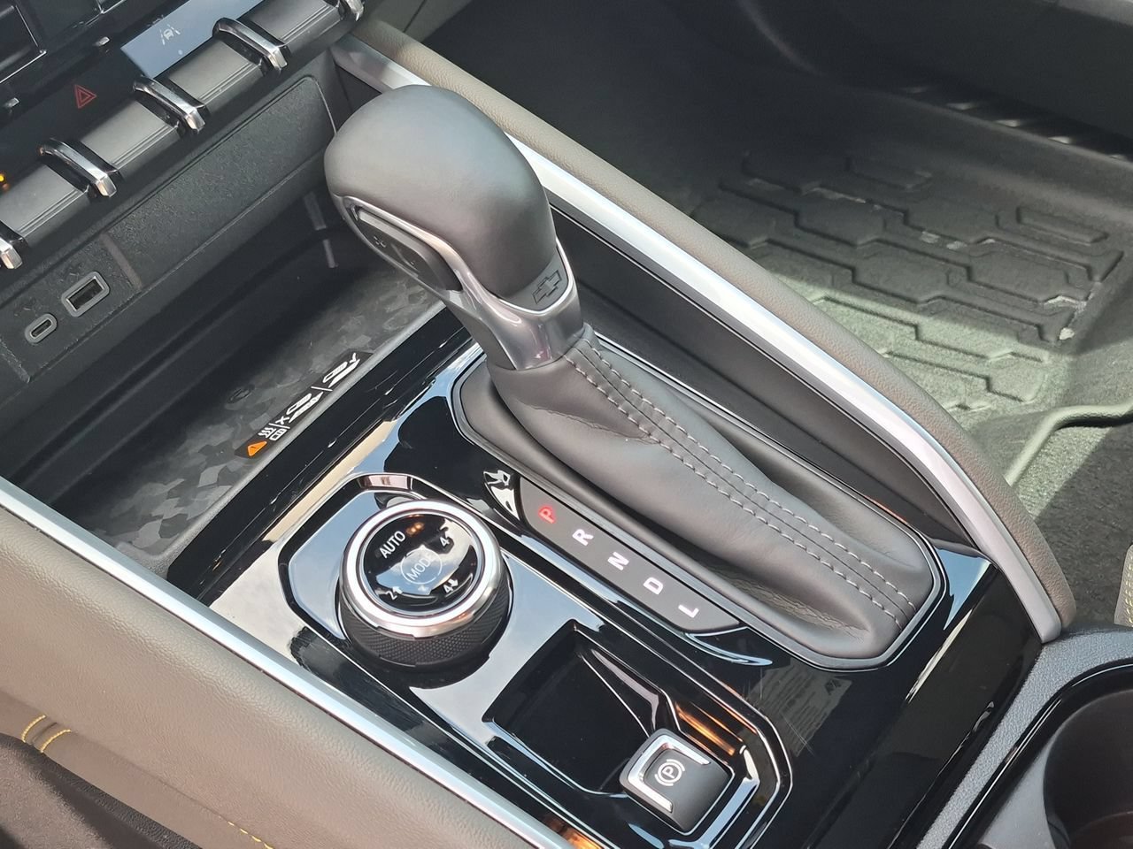 Used 2025 Black Chevrolet ZR2 image 16