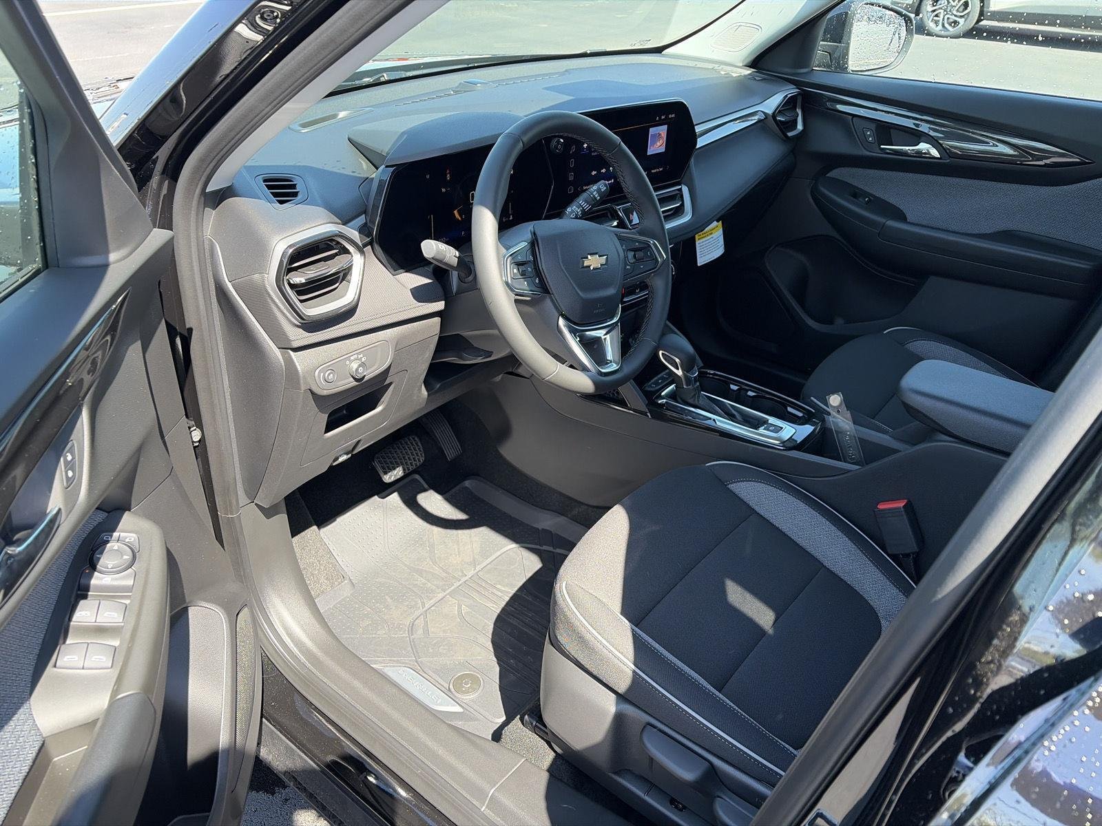 New 2026 Mosaic Black Metallic Chevrolet LT image 13