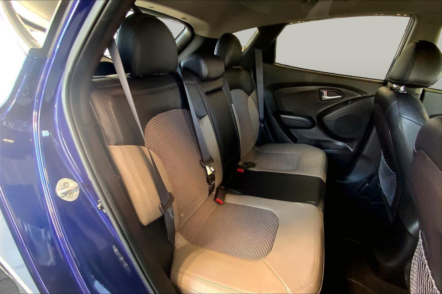 Used 2011 Iris Blue Hyundai GLS image 19