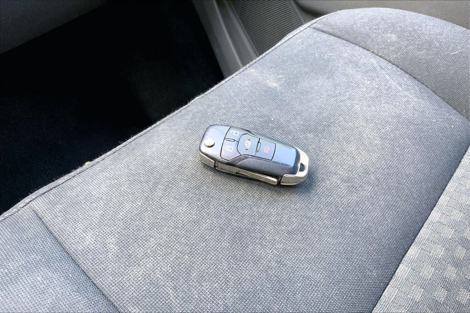 Used 2022 Oxford White Ford XLT image 16