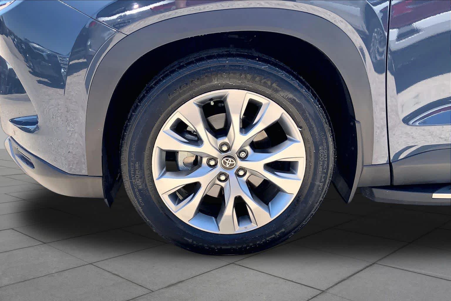 Used 2025 Storm Cloud Toyota Hybrid Limited image 11