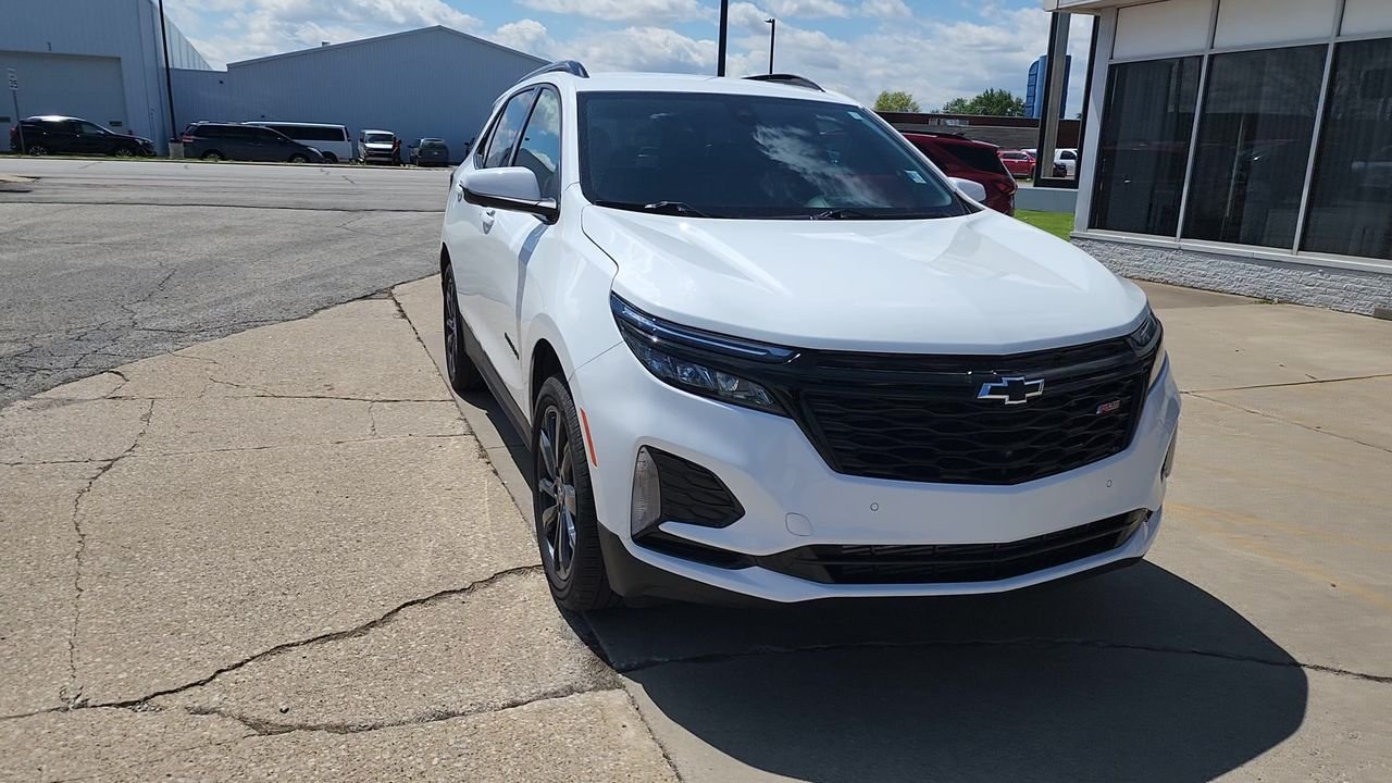 Used 2024 Summit White Chevrolet RS image 5