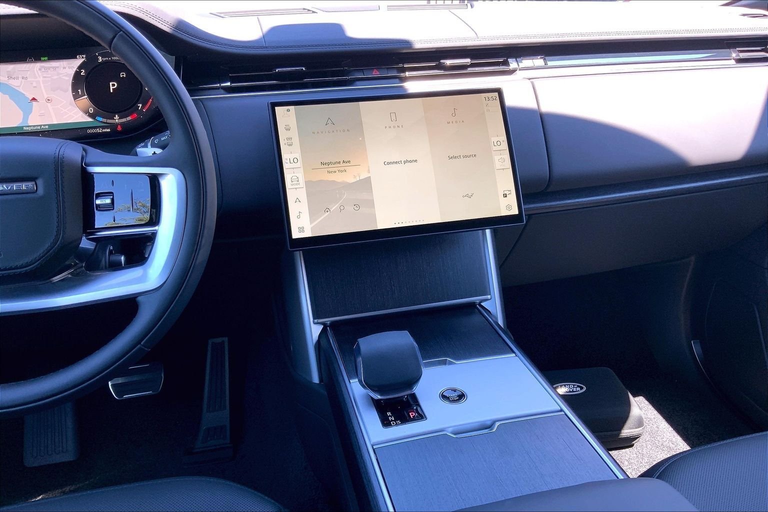 New 2026 Carpathian Grey Land Rover SE image 6