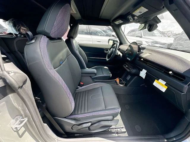New 2026 Silver MINI Signature Plus image 19