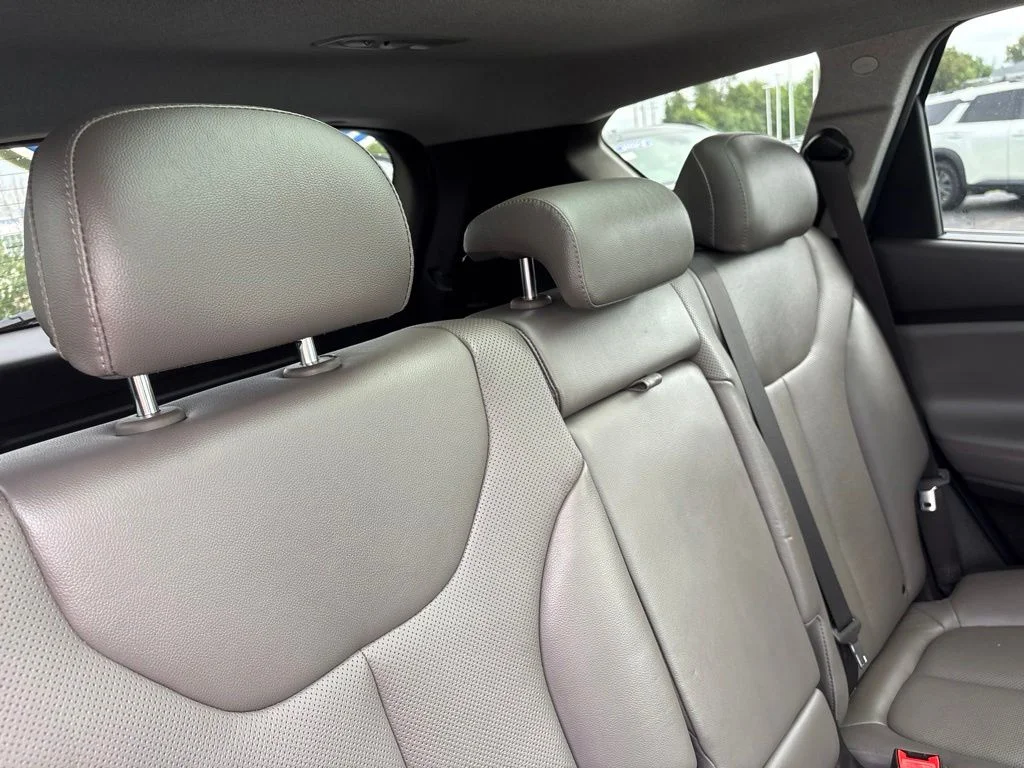 Used 2020 Quartz White Hyundai Limited image 32