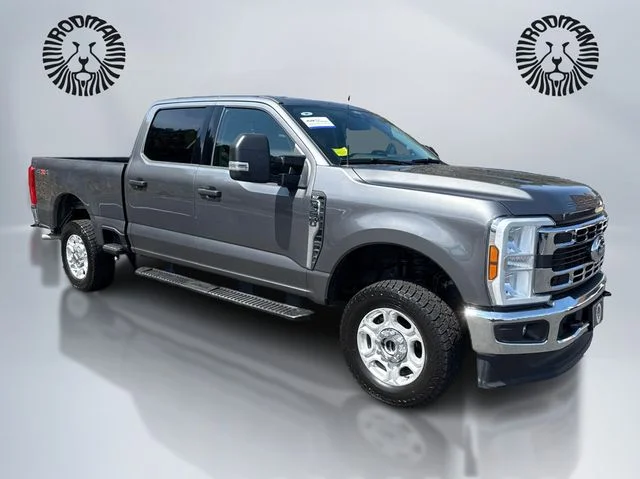 Certified Used 2025 Carbonized Gray Metallic Ford XLT image 3