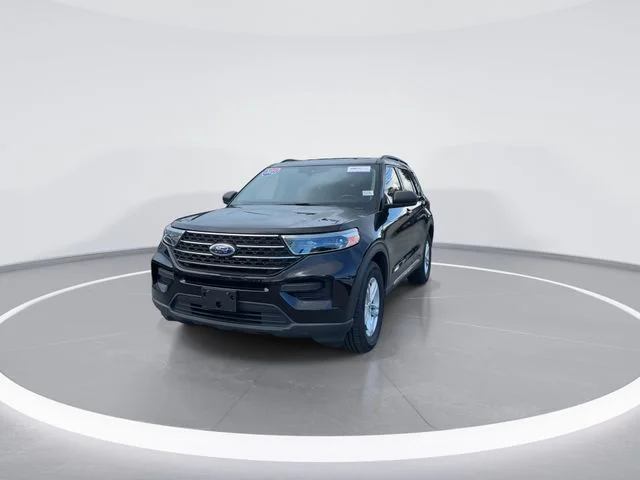 Used 2022 Black Ford XLT image 2