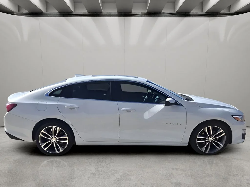 Used 2024 Summit White Chevrolet LT image 6