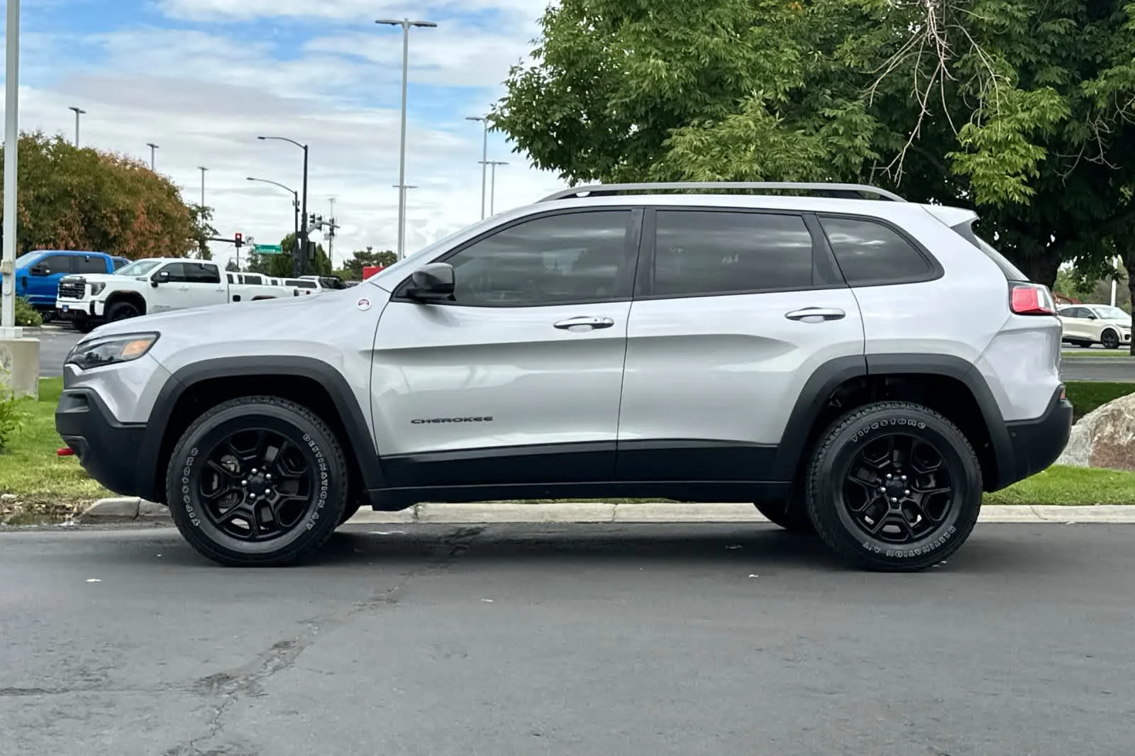 Certified Used 2019 Billet Silver Clearcoat Metallic Jeep Trailhawk Elite image 5
