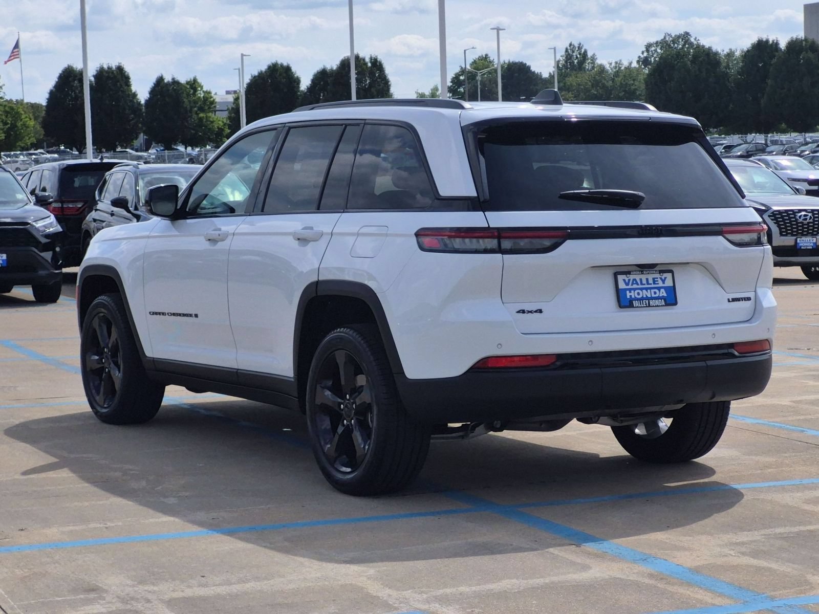 Used 2024 Bright White Clearcoat Jeep Limited image 8